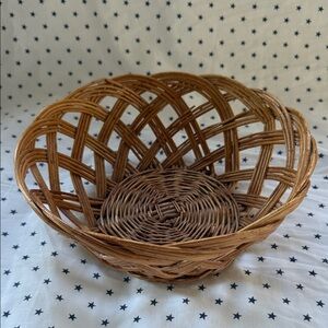 Vintage Yugoslavian Wicker 9.5” Rustic Rattan Round Hand Woven Fruit Basket
